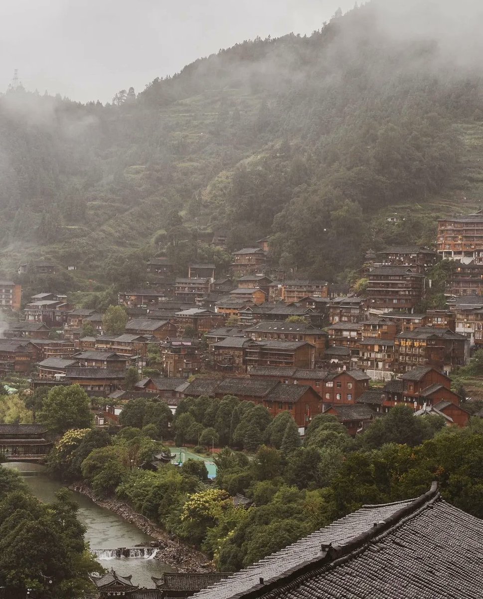 TravelVida's tweet photo. Xijiang, China 🇨🇳
📸: sophoebelous | IG https://t.co/VLoPhgLTOO