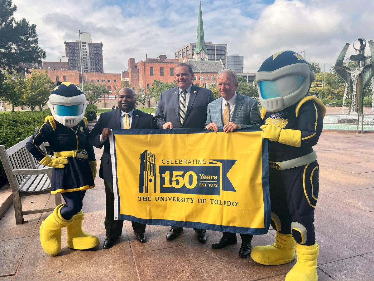 dr_adking's tweet photo. Celebrating @UToledo with @BtotheBlair, @UTPresident, @UToledoMascots and @wadekaps at this year’s @city_of_toledo #RocketWeek. #UToledo150 https://t.co/AbyqxBqyaD