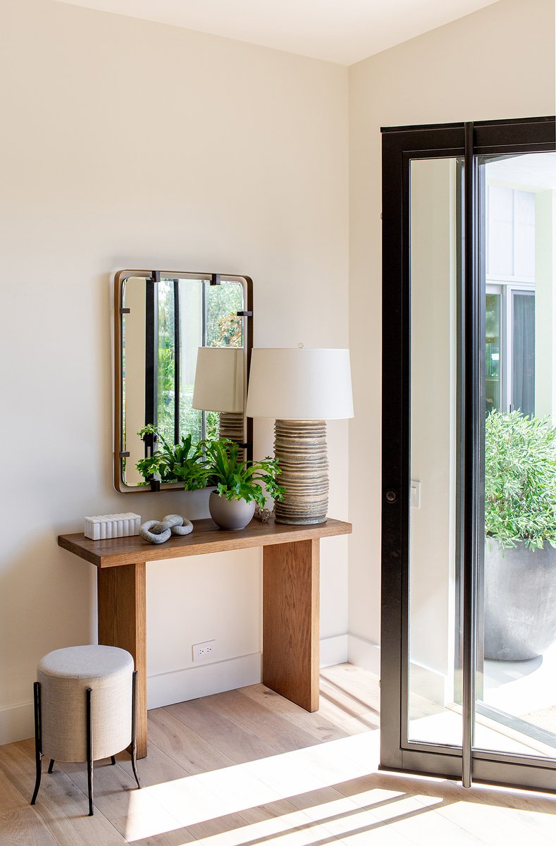 fletch_rhodes's tweet image. #HowtoStyle an entryway: DIY with our four formulas on the #FRblog ! fletcherrhodes.com/blog/how-to-st…

📸 @rebeccagosselinphotography
#FletcherRhodes #FRstyle #InteriorDesign #SonomaInteriorDesigner #NapaInteriorDesigner #WineCountryStyle #EntrywayIdeas #HealdsburgWeekendEscape #howto