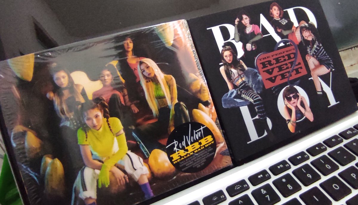 blue_crescent's tweet photo. My heart is bursting with joy (pun intended)
Thank you @elevatorletters 💜
#RedVelvet #ReallyBadBoy #ThePerfectVelvet https://t.co/0RPjbEN6yO