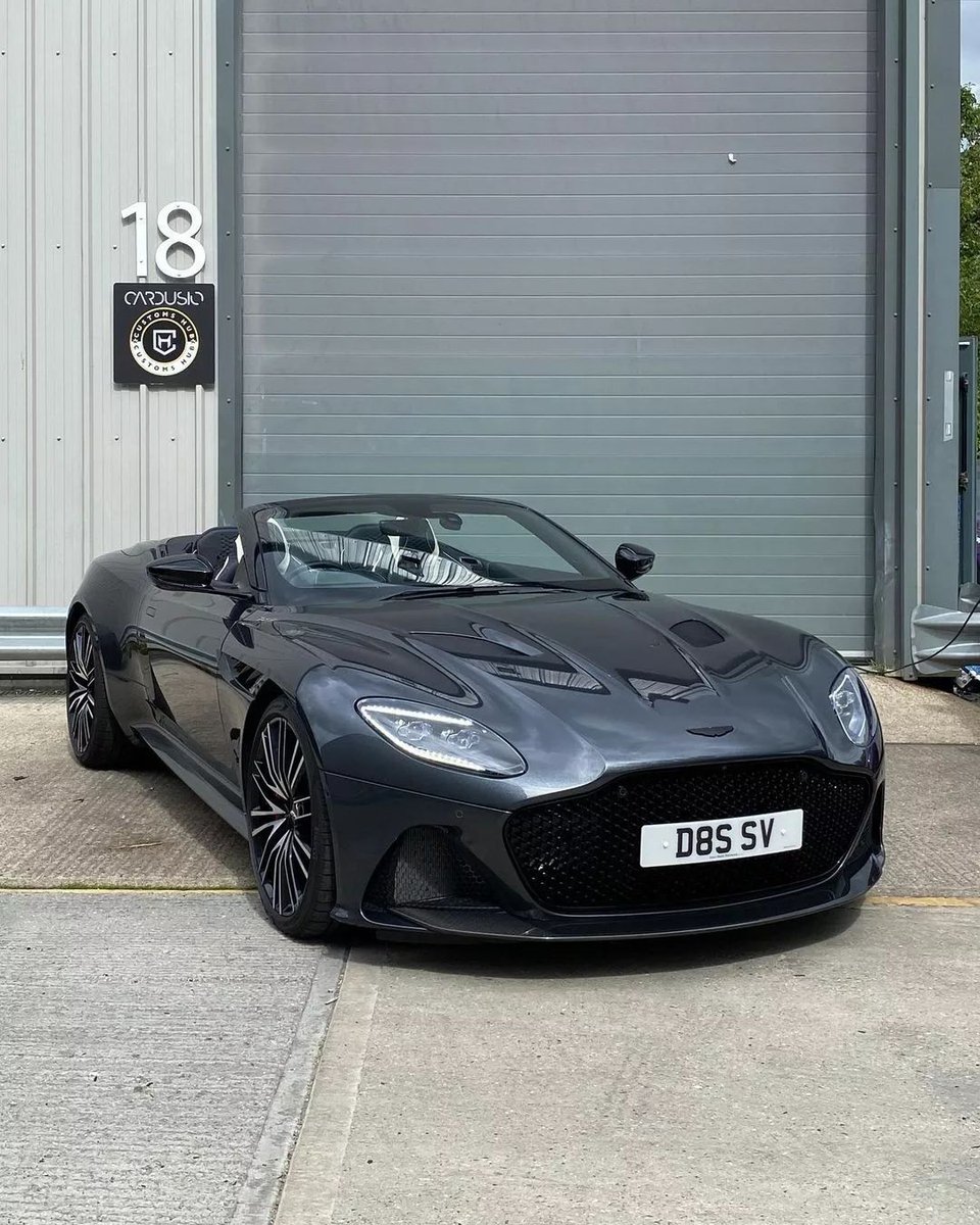 DailyExpensive's tweet photo. Aston Martin DBS Superleggera
#exoticcar #ride #drive #speed #horsepower #driver #sportscar #racing #vehicle #supercar #cars #tires #spoiler #envywear #road #freeway #highway #wheels #rims #bugatti #ferrari #lamborghini #mercedesbenz #porsche #AstonMartin #dbs #expensivecarsdaily https://t.co/wJa7JmTKBj