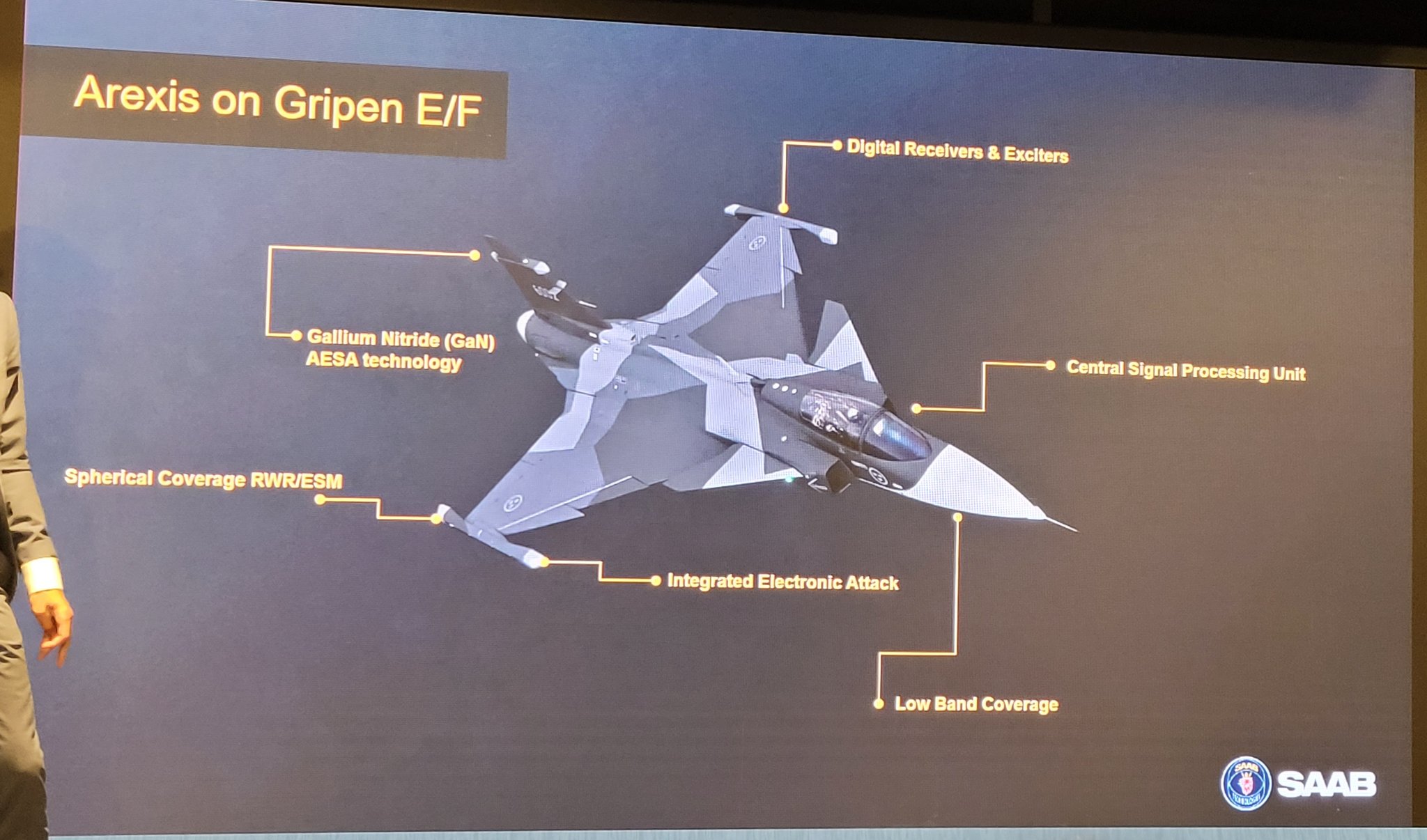 FbGIfsuWYAAFQez.jpg:large