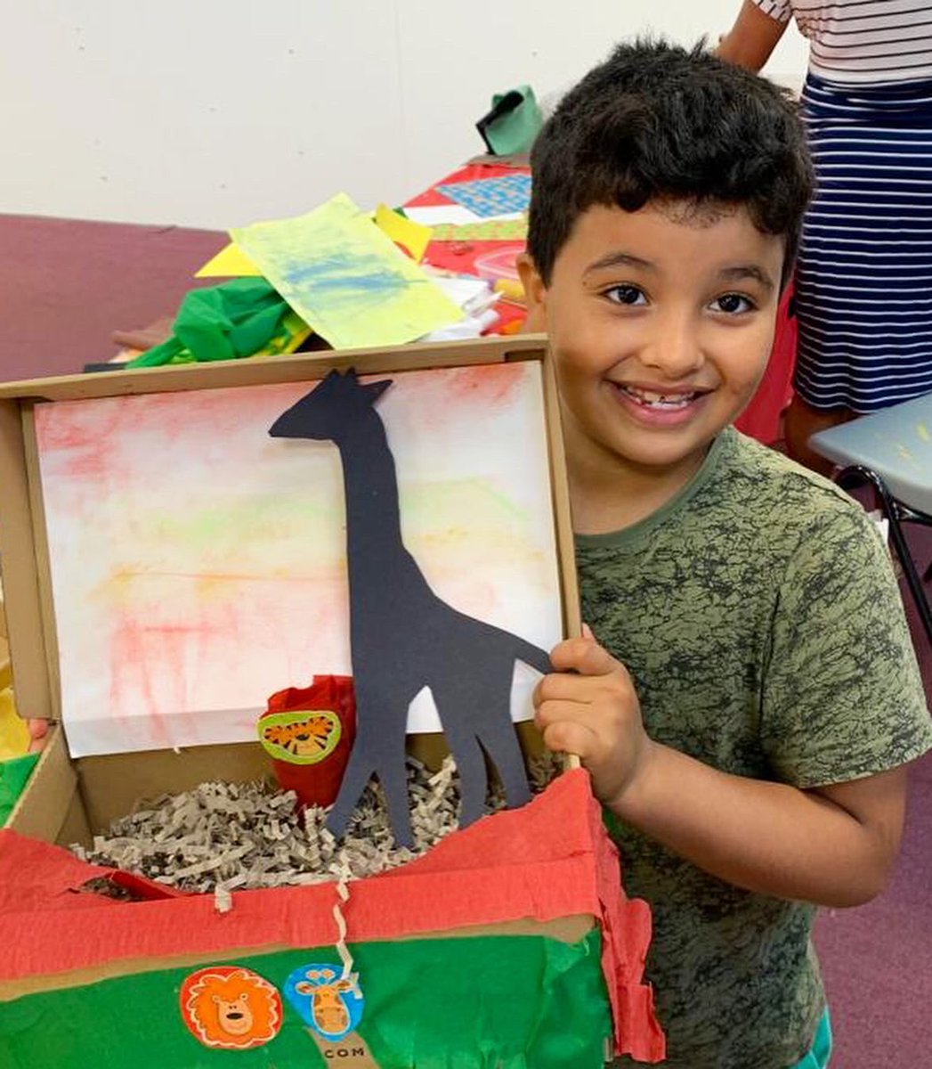 PlayActionGroup's tweet photo. Brilliant sessions at @oldhamshopping We’ve had a great time! Huge thanks to everyone who came to help us with our amazing safari themed window display! #junkmodelling #play #crafts #opag #spindles https://t.co/1fTNCZG3J3