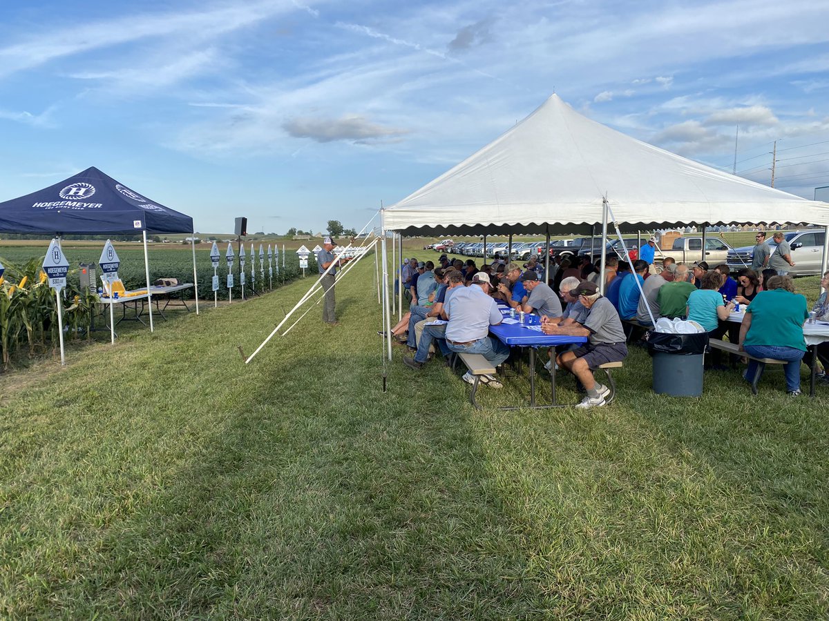 TheRightSeed's tweet image. How it started ➡️ How it went

Glad to have everyone to our master plot in Carroll, IA. Shared some fan favorite products, a meal and great conversation. 

Let us know below if you have made it a master plot this year! 

#MasterPlot #TheRightSeed #Hoegemeyer