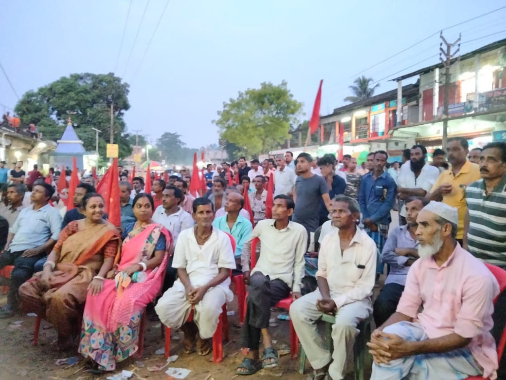 CpimSub's tweet photo. #কুর্তি_কদমতলা_বিধানসভা_কেন্দ্র
গনতন্ত্র পুনরুদ্ধার, কাজ খাদ্য এবং কর্মসংস্থানের দাবিতে কদমতলায় বামপন্থীদের মিছিল সভা। https://t.co/CDzK7JPcF2