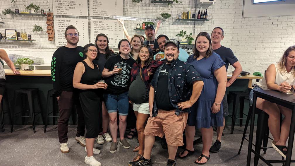 MassBrewBros's tweet image. Congratulations on @SmallChangeBeer becoming the “brewery-in-residence” at @ArtifactCider in #Cambridge 

Give them a visit and enjoy local craft beer and cider!

(Last photo credit: Craft Beer Sisters)

#massbeer