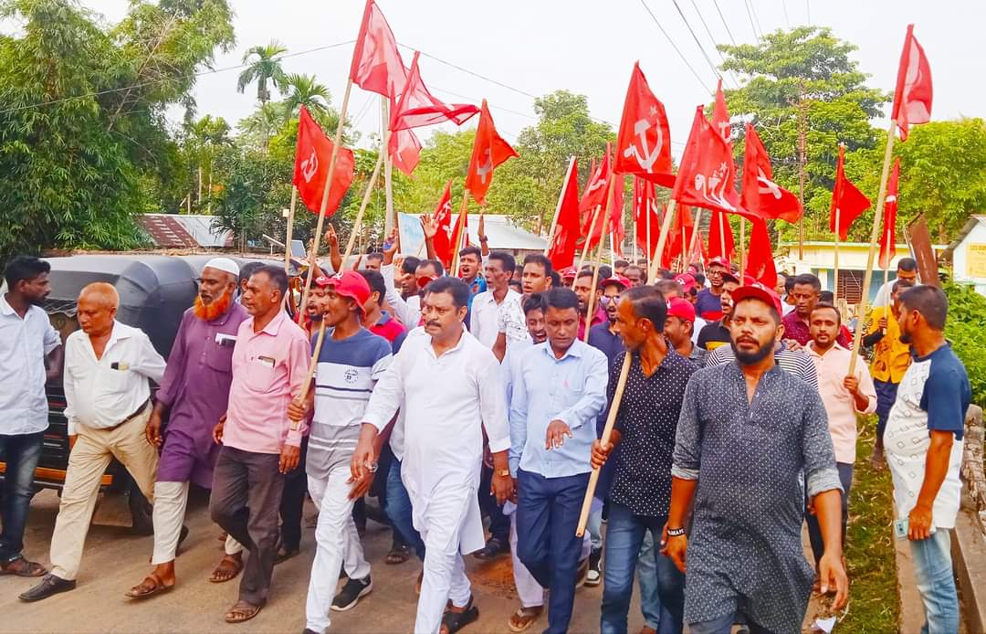 CpimSub's tweet photo. #কৈলাসহর_বিধানসভা_কেন্দ্র
গনতন্ত্র পুনরুদ্ধার, কাজ খাদ্য এবং কর্মসংস্থানের দাবিতে টিলাবাজারে সমাবেশমুখি মিছিল।। https://t.co/2vfzW501ro