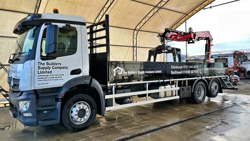 AlltruckGroup's tweet photo. #Fassifriday, The Builders Supply Company Limited - Glasgow, Another of our fantastic independent merchants, invested in the @Fassi_UK  F155 brick grab. Safe. Strong and Reliable. Just what you need to get the job done any day of the week - not just a Friday! 
#fassi #fassicranes https://t.co/XUoLaEgrzw