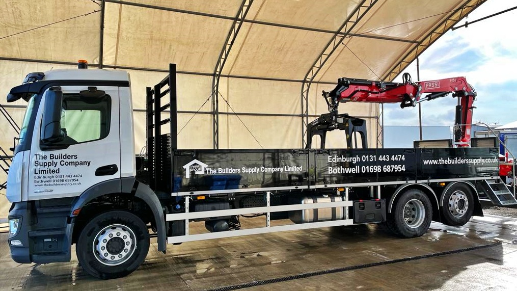 AlltruckGroup's tweet photo. #Fassifriday, The Builders Supply Company Limited - Glasgow, Another of our fantastic independent merchants, invested in the @Fassi_UK  F155 brick grab. Safe. Strong and Reliable. Just what you need to get the job done any day of the week - not just a Friday! 
#fassi #fassicranes https://t.co/XUoLaEgrzw