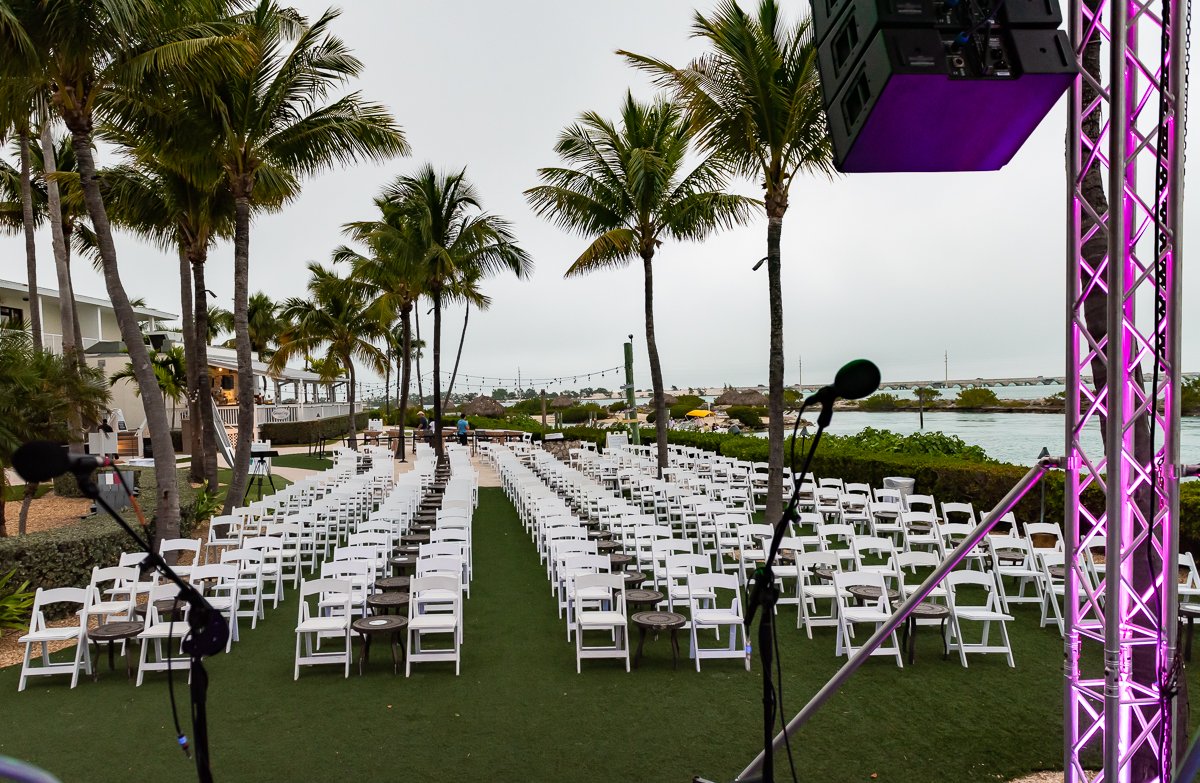 HawksCayResort's tweet photo. Get ready for a weekend of great music, great weather and great company at #KeysToCountry at #HawksCayResort! When sharing your favorite moments and performances from our seaside stage, be sure to tag us at @HawksCayResort for the chance to be featured on our page. 🎶 https://t.co/JAKq0m5Y9k