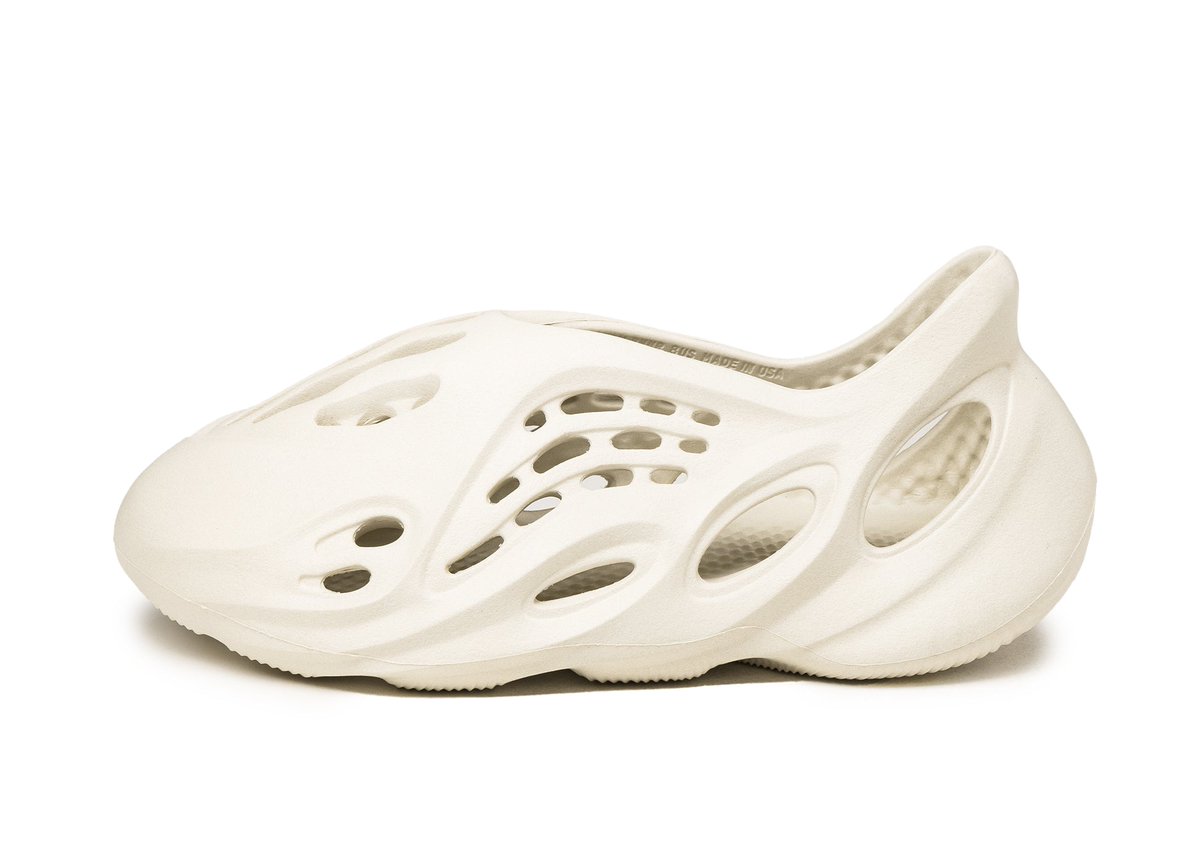 JustFreshKicks tweet media