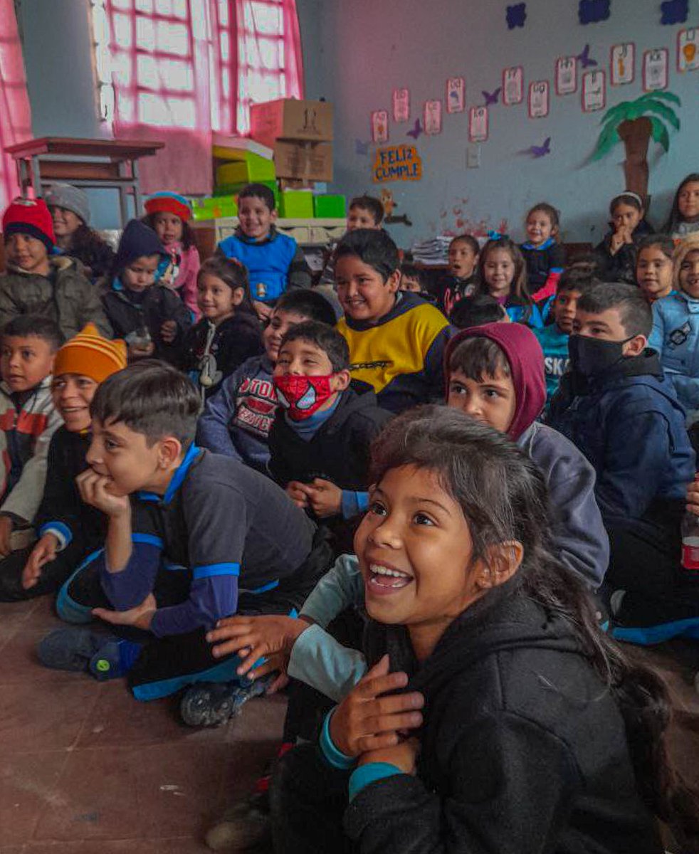 ¡Seguimos aprendiendo y divirtiéndonos juntos! 🫶🏽

Iniciamos las primeras intervenciones en el departamento Central, compartiendo conocimientos y dinámicas con niñas, niños, adolescentes y adultos, en las áreas de salud mental, gestión de riesgos y agua y saneamiento.