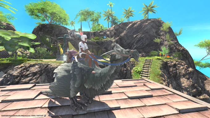 FF14、無人島開拓。だいぶ開拓が進んだのであちこち景色を眺めるために相棒のアマロちゃんと移動してたのだけど、マウント禁止の建物でも屋根には乗れた!ビックリ!それにしてもアマロちゃん可愛いわ  #PS4share 