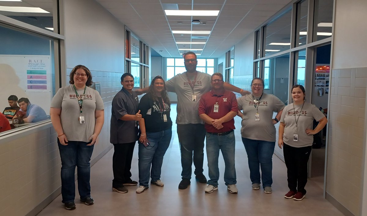 kimseiley's tweet photo. We're lucky to have the best US History teachers and AP's at Waller High School. 
US History teachers - Coach Dillon, Mr. Cook, Mr. Reichert, Ms. Hablitz, Mrs. Fincke, Mrs. Moser
AP - Mrs. Cavazos
@Waller_HS
#WISDGreatness
#wallersocialstudies
#bestdepartmentever https://t.co/VsltKncUjX