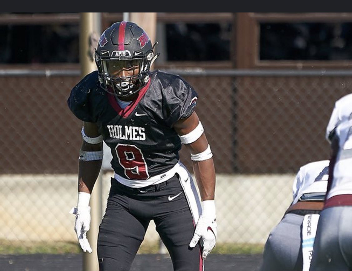 nmsugoaggies's tweet photo. 1 day till Aggie Football #1 6’1” 205lb SR Strong Safety from Holmes County HS In Lexington Mississippi and formally of Holmes CC @DKthe1 Devlin Kirklin played very well in the rivalry games last year. Part of the strong secondary. #AggieCountDown #AggieD https://t.co/ZcyixE68BN