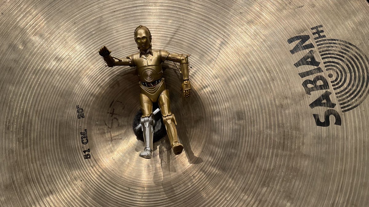 ErikochsnerC's tweet photo. So excited to be conducting Star Wars Episode 5: The Empire Strikes Back with Montreal’s #FilmHarmonique. Great players who love film music #starwarsinconcert @DisneyMusic thanks to #GFNProductions for the return engagement! https://t.co/VOk3mHw3Tb