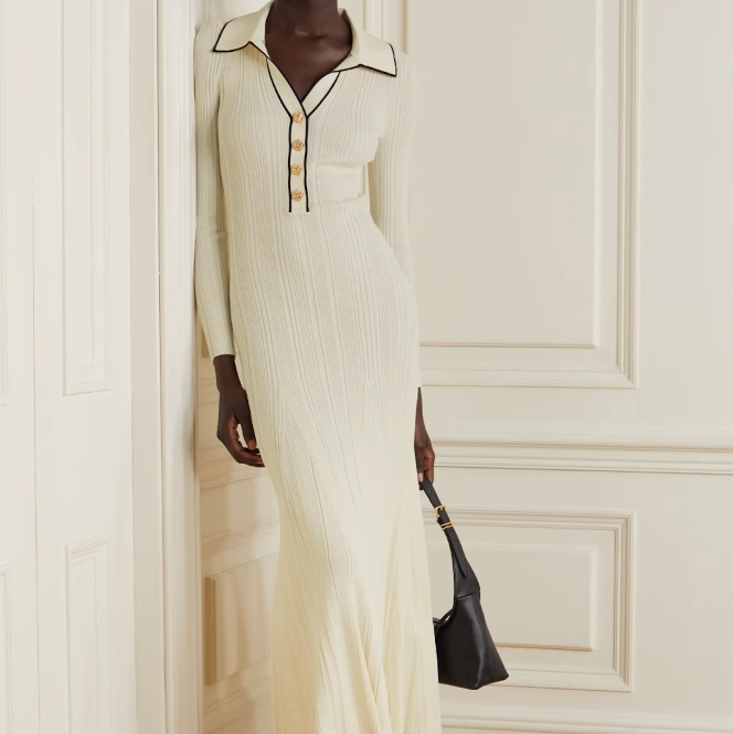 LuxCommentator's tweet image. Summer is ending, and we are now moving towards Autumn, the season of pumpkin spice and thick knits. What should we do with our wardrobe in the meantime?

luxurycommentator.com/autumn/

#fashion #styleinspiration #summer #autumn #wardrobe #AngelinaJolie