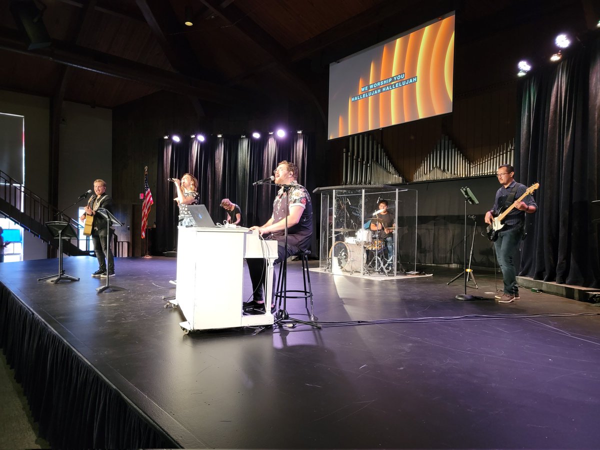 wandersontweets's tweet photo. Love it when the @dcwpa alums come back to bless the @JudsonU chapel!  Thanks, Mat, Mike, Joel, Gavin, Daniel, and new friend Andrea! https://t.co/7x3VNnjvAW