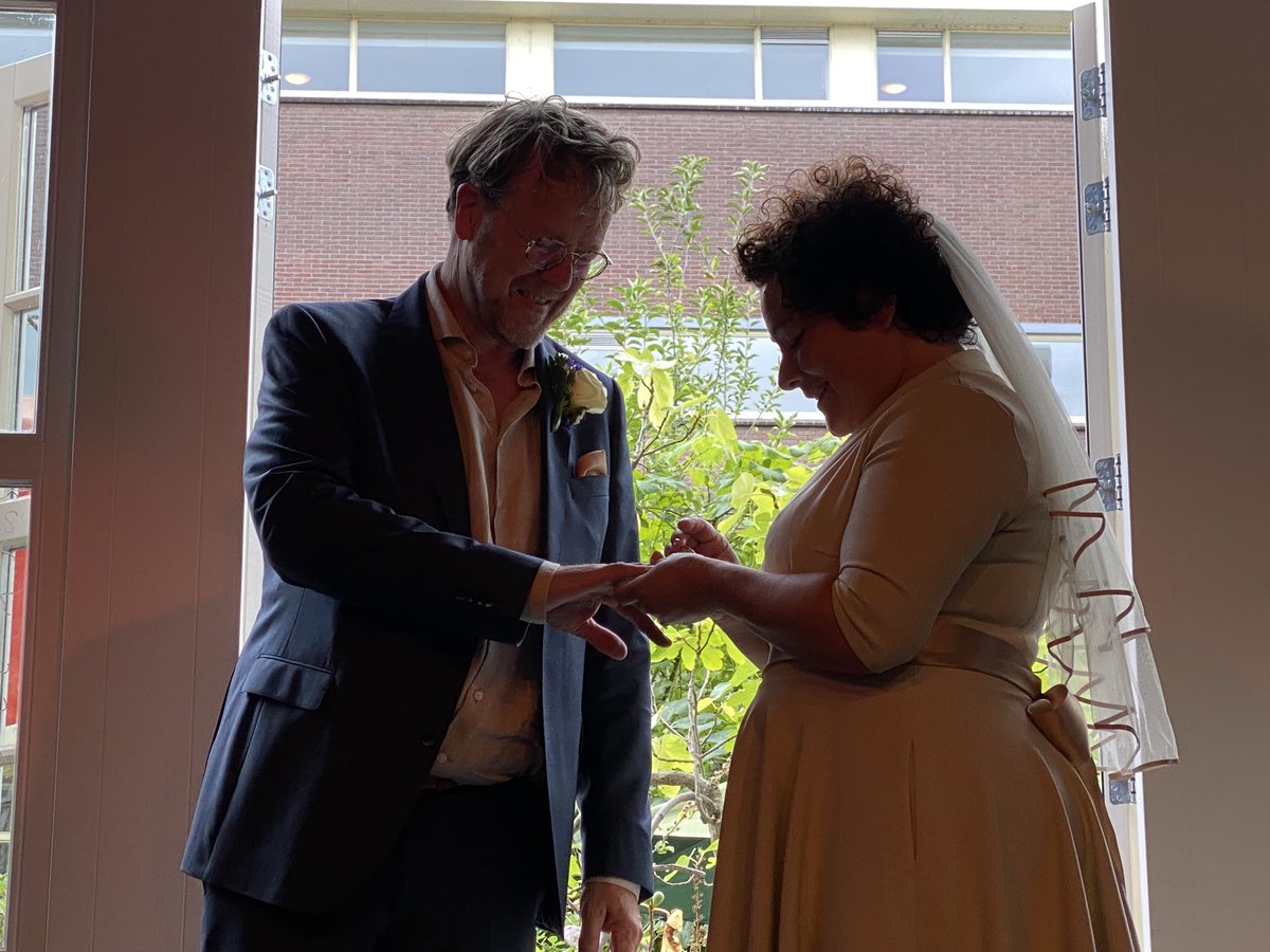 Wat een prachtig stel ❤️

Van harte gefeliciteerd lieve ⁦<a href="/Barbaaralin/">Barbara</a>⁩ en ⁦<a href="/JPFGroot/">Jan Paul Groot</a>⁩ 
#4deliefde