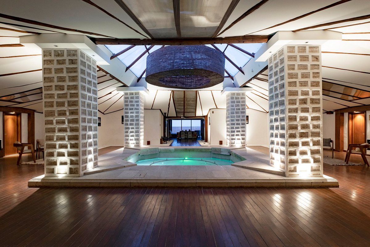 TheWorldsBestH1's tweet photo. The Top 25 Out of the Ordinary Hotels in The World, From The Tripadvisor 2022 Travellers Choice Ratings: 25. Hotel Palacio de Sal, Uyuni, Bolivia 
https://t.co/2Sh06zDPV1 https://t.co/9iwk9ZcbrM