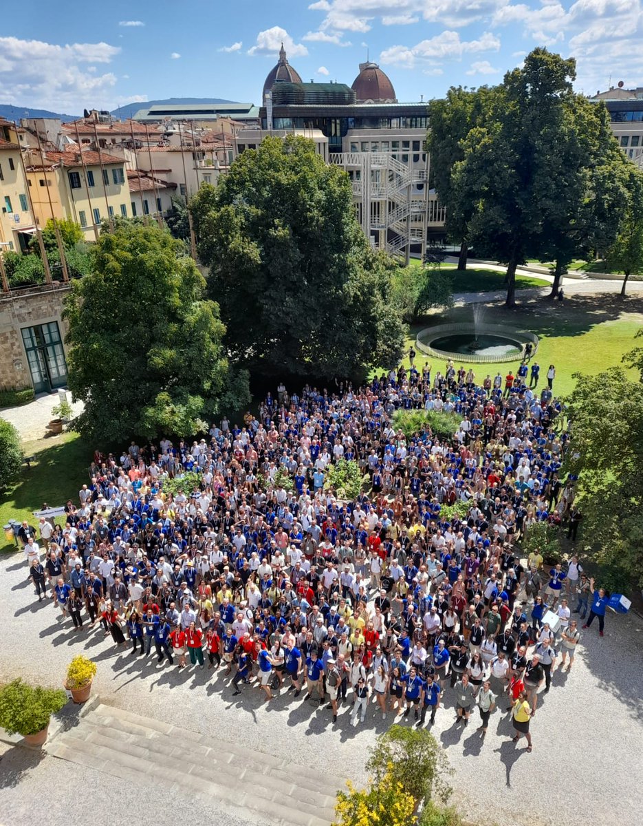 qgises's tweet image. Thanks at organisation of this wonderful #FOSS4G2022  in Firenze. Congratulations!
#qgis #OpenSource @foss4g @carmen10maica @carlospsig @jllsala #Firenze