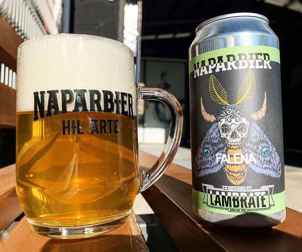 BierCaB's tweet photo. #Tap27
Naparbier & Lambrate Falena
Pilsner con un puntito de lúpulo extra que pide una pinta tras otra... Deliciosa!
#Pilsner #Biercab #LocalBeer https://t.co/rHTql3zRJs