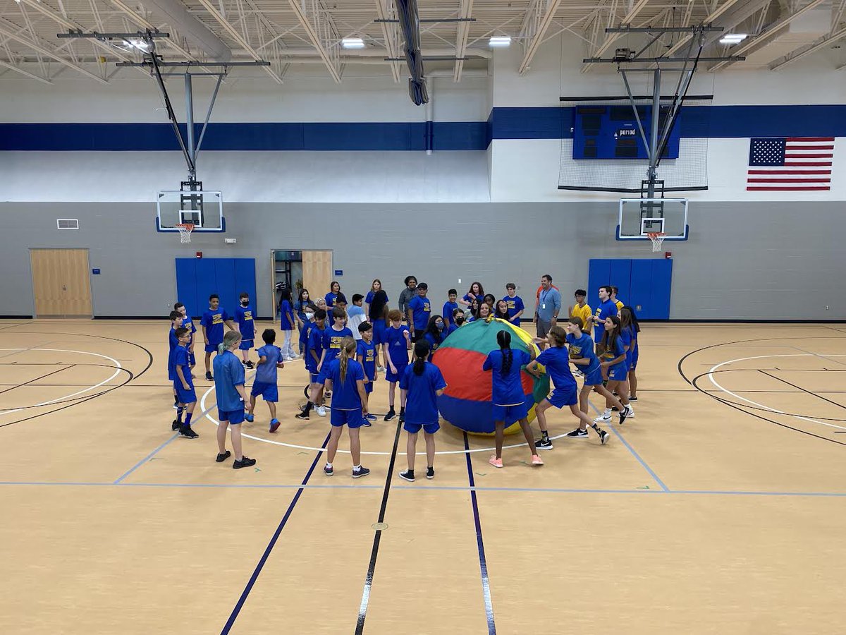 MSNorthPE1's tweet photo. Fun day of team building. 🏆🦅💪@HawthornMSN73 https://t.co/aMzjonOlJC