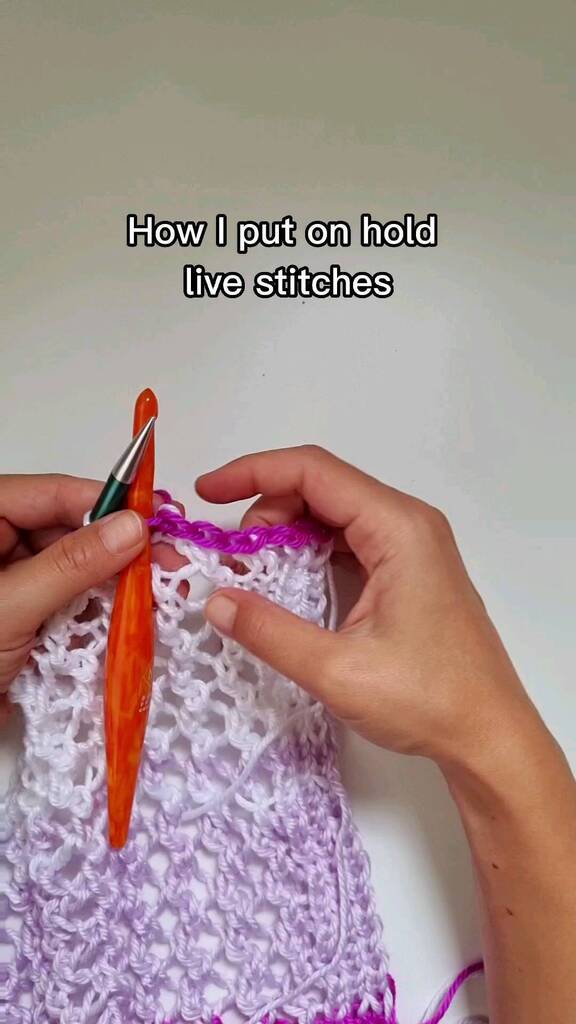 CatalinaUngure6's tweet photo. As the provisional cast-on, I like to use a provisional bind off.
Here is how I put live stitches on hold and how I pick them up.
✅✅✅
#knitting #knittingcardigan #knittingtechniques #knitterslove https://t.co/nOpAkHi7Q5 https://t.co/E183ejSCLh