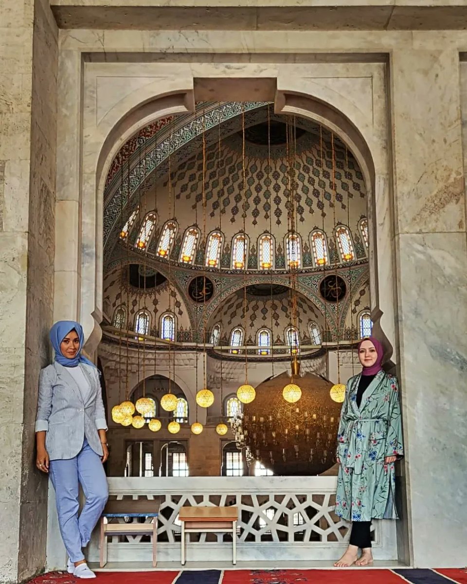 CLSscholarship's tweet photo. #CLSTurkish scholar Yashica learns about Islam while speaking Turkish with her language partner! Yashica and her language partner visited Kocatepe mosque in Ankara, Turkey. Kocaptepe is the largest mosque in Ankara and can be seen from nearly every vantage point of the city. https://t.co/IJvDhMa9wN