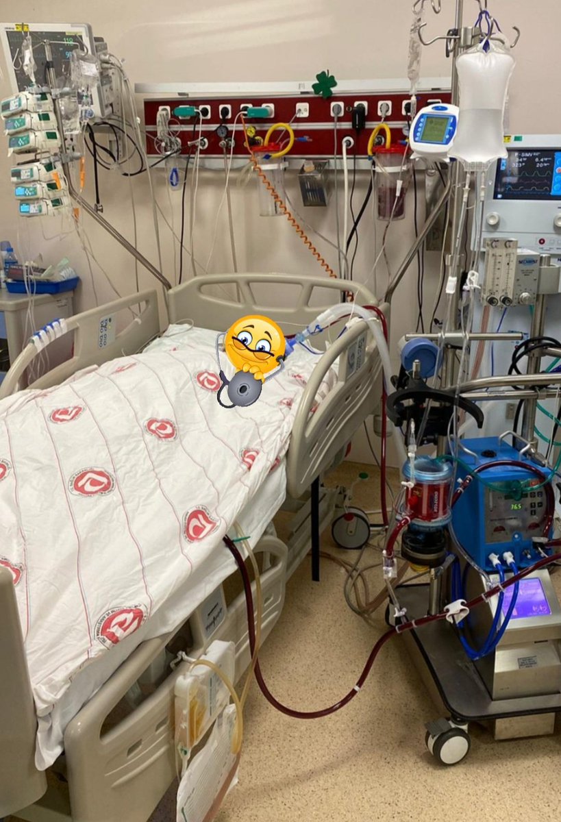 Sıcacık koltuklarında oturup mesleğimiz hakkındaki karar vericilerin sadece 1 saat şu klinik tabloyu yönetmelerini isterdim..

Çay kaşığının ucu kadar ilaçla,
hayata tutunmak..