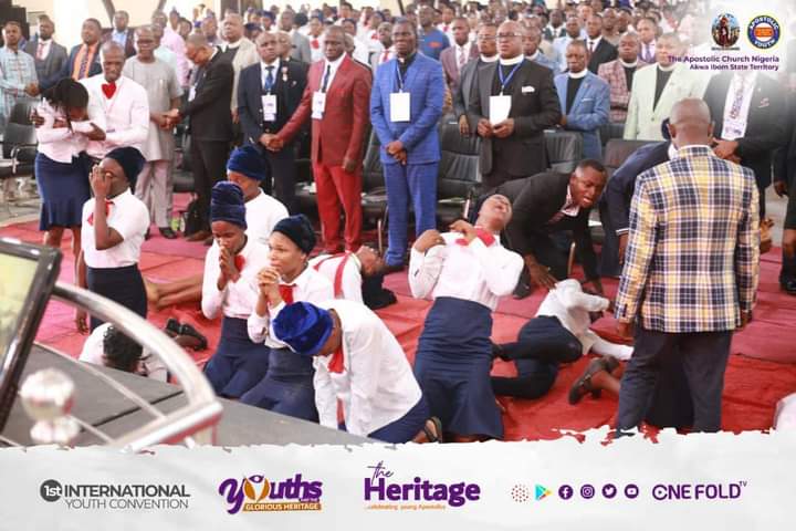 onefoldtv's tweet photo. And the youths prayed, fervently. 

#YouthsAndTheGloriousHeritage
#1stInternationalYouthConvention
#TACNService 
#OneFoldTV https://t.co/7Ygf8NfHie