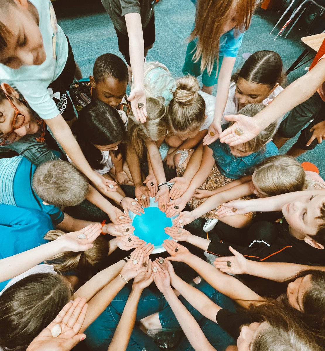 shogue20's tweet photo. When we are KIND, we inspire others to BE KIND, and it creates a RIPPLE EFFECT that spreads outward just as a pebble creates waves when dropped into water @NKCSchools @ChapelHillNKCSD #EachKindness #lifeskills https://t.co/ABBIgeggWs