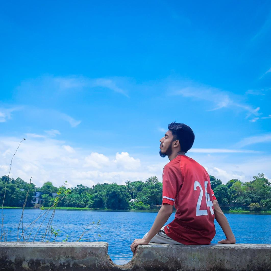 নেই কাছে রঙ তুলি……তাকিয়ে দেখো, এক বরষা ভরা নদী……!। 💧

#NewProfilePic