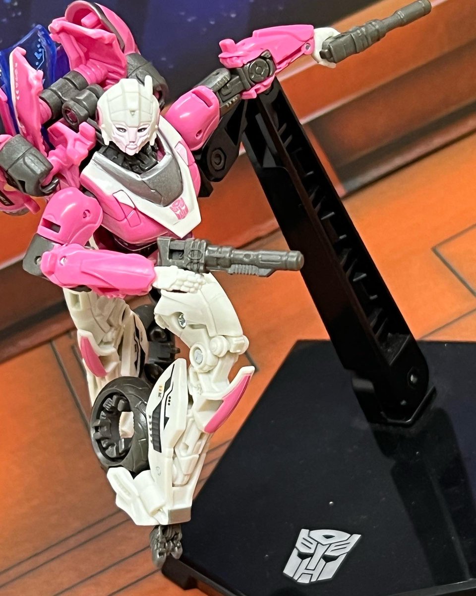 rainspeak2010's tweet photo. 老人臉……
#變形金剛 #亞希 #博派 #transformers #transformerstoys #transformersforlife #transformersphotography #robots #transformerrobot #arcee #autobots #ss85 #transformersstudioseries #transformersbumblebee https://t.co/6XvjIUxk1z