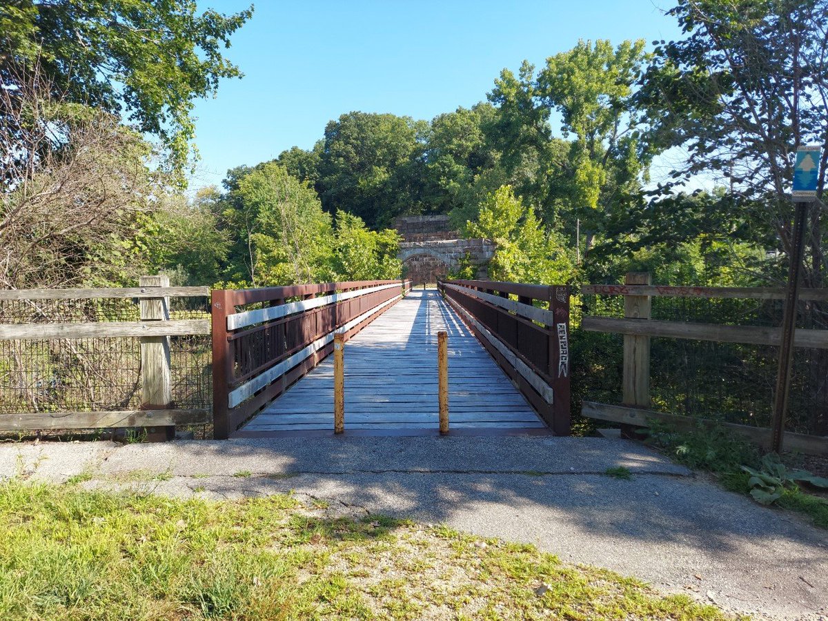 Bob_Lazzari's tweet photo. Friday on the Air Line:  5 miles from Pomfret to Putnam, CT--one of the more underdeveloped parts of the trail. #FamJam22 @MrsHayesfam @BetsyCallanan @jcae2008 @msjellman @MrsOTeachesK @cabernetfanc @mohrorless @ChristineBemis2 @PamPeekeMD @pinktearoom @carrieri_jenny https://t.co/TU7A8waKFi
