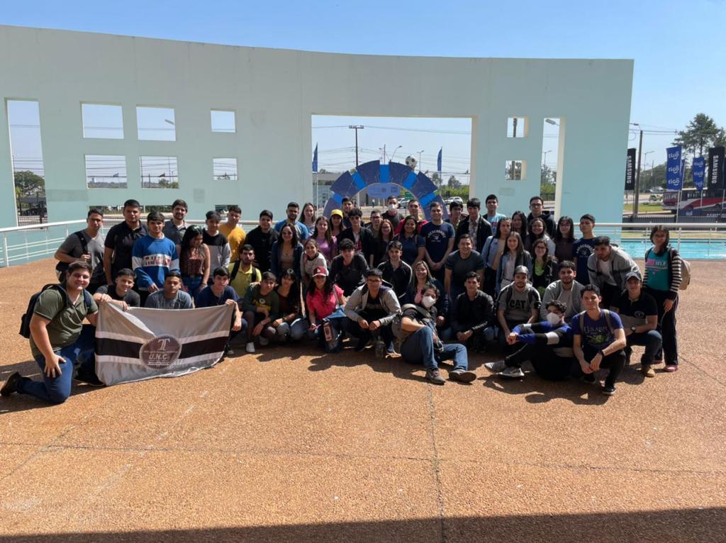 FcytUnca's tweet photo. Alumnos de la FCyT presentes en el @campuspartypy . Gracias a la @SNJPy @EColman11 por el apoyo poniendo a disposición el transporte para el traslado de los mismos. https://t.co/KJjSWUbQaK