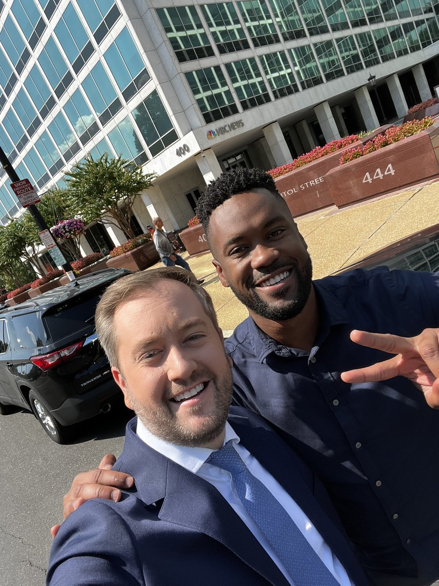 KevinPWalling's tweet photo. Such an awesome surprise…running into the best guy, @LawrenceBJones3 outside the DC @FoxNews Bureau. 

Looking forward to being back on @LJCrossCountry again this Saturday 🙌 https://t.co/phoAmKSpWi