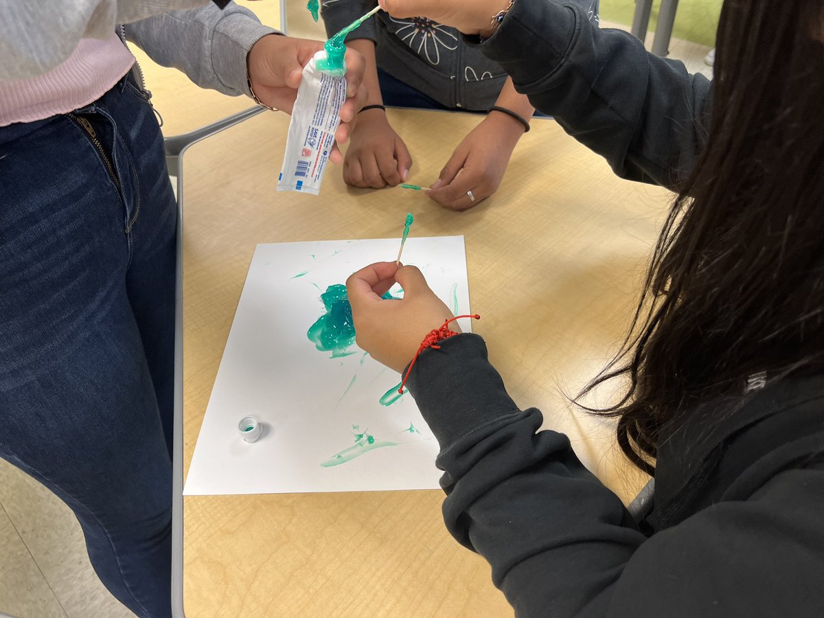 APMABulldogs's tweet photo. 8th graders completing the toothpaste kindness challenge in science class #KindnessMatters #choosekind #APMAlearners #KindBulldogs https://t.co/YvStjU4J0A