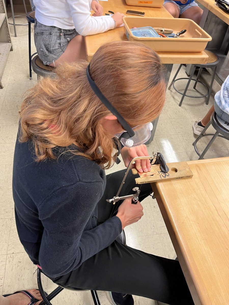awhsart's tweet photo. One week in and the Jewelry students are already starting to master the jewelry saws! #awgenerals #hsart #jewelrymaking https://t.co/NuaDMuQXMb