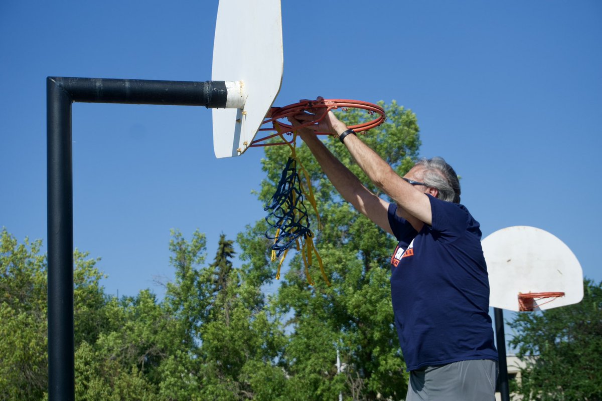 reedclarke82's tweet photo. Another #FreshNet goes 🆙
Big assist here from @psir4540 @BasketballAB
@ED_Stingers @CityofEdmonton https://t.co/Xm04XLf1Zk
