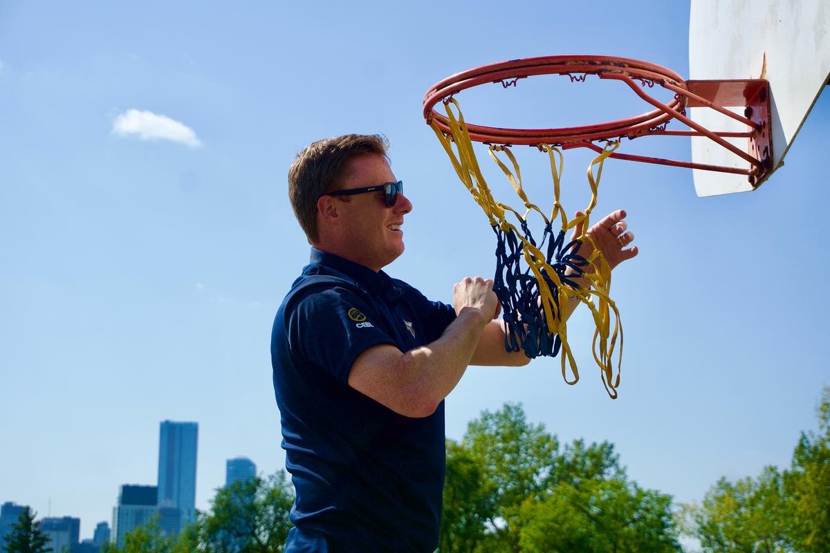 reedclarke82's tweet photo. Another #FreshNet goes 🆙
Big assist here from @psir4540 @BasketballAB
@ED_Stingers @CityofEdmonton https://t.co/Xm04XLf1Zk