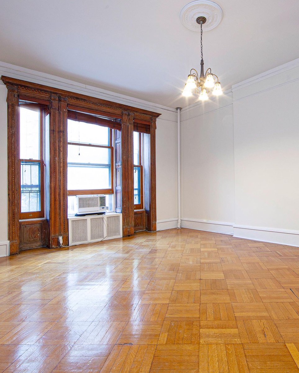 sidewalk_realty's tweet photo. Phenomenal spacious historic Upper West Side apartment for $9000 in a rare Rafael Guastavino Moreno designed brownstone! #sidewalkrealty #upperwestside #rental https://t.co/gKJc4B1Qlu