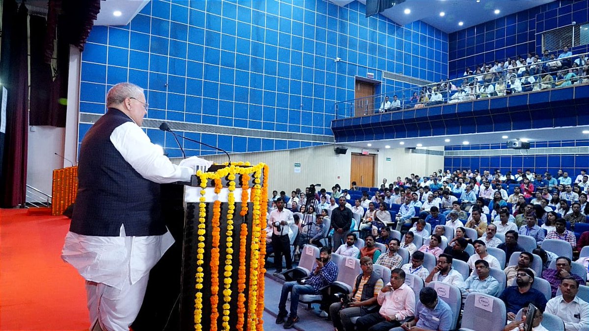 NIAJaipur's tweet photo. Hon'ble Governer Rajasthan Sh @KalrajMishra inaugurated National Clinical Workshop on Agnikarma and Lifestyle Disorders jointly organised by @NIAJaipur and Vishva Ayurveda Parishad Rajasthan. He stressed on the need to strengthen research in Ayurveda
@moayush https://t.co/4gWZqXSkB0