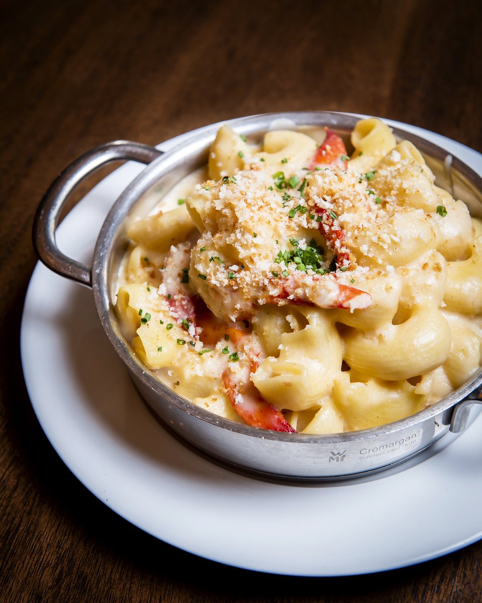BlueBloodStk's tweet photo. Always a classic…
LOBSTER MAC + CHEESE
https://t.co/yeRtbh0Re5
.
.
.
#casaloma #bluebloodsteakhouse #steak #foodie #foodies #tgif #toronto #dineto #diningpods #bartender #yyz #drinks #wineanddine #datenight #torontofood #luxurydining #summernights #patiodining #torontofoodie https://t.co/4P1VtOElbo