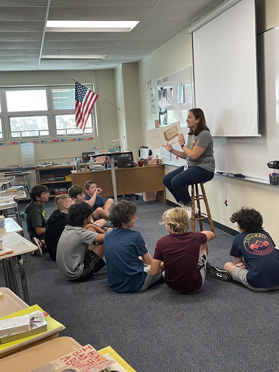 You’re never too old for story time. #8thgradefaces #d25itspersonal