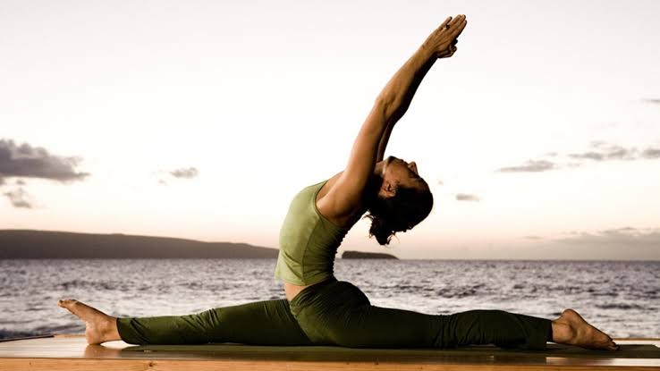 TrackYoga's tweet photo. Practicing Triangle to Half-Moon Transition With Intention https://t.co/rXszWgU64U
#yoga #yogatransitions #trackyoga #yogablog #yogaposes https://t.co/1KUXTJTbDt