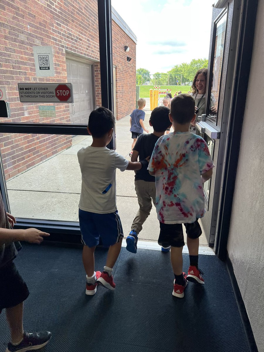 MrsLitvan's tweet photo. They wanted more time for math… but it is time for recess!#inspire96 https://t.co/uFoovVMchw