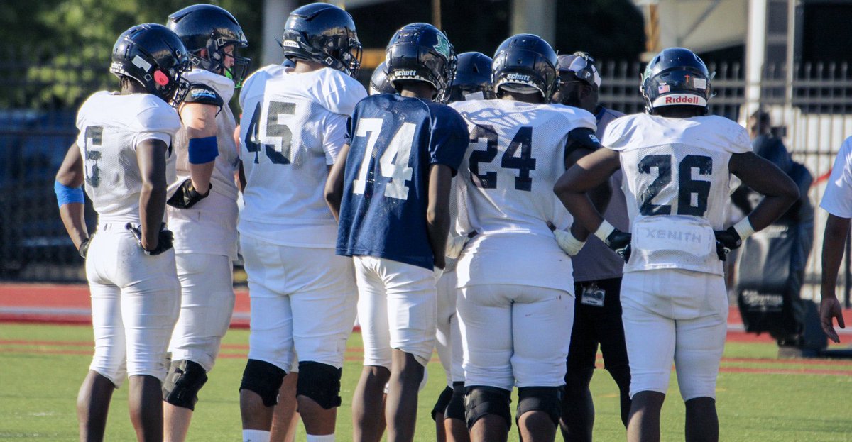 romeo_norris's tweet photo. Game pics from last weeks scrimmage with HDWoodson in DC 08-20-2022…. Big Rome on the move. Today’s game day is at home, St Mary’s Ryken against Mt Saint Joes. Let’s go Knights! I’ve got your 6! #SMR #SMRFootball https://t.co/i5q8SwuOtJ