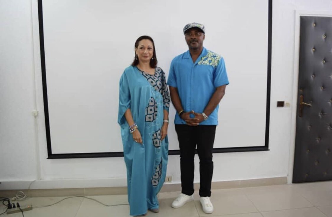 MINCF_CI's tweet photo. Guy Kalou a le soutien total du #MinCF. Des Babiwood ciné-club seront installés hors d'Abidjan #emplois  #jeunes  autour du #cinema #ICC. Kamissa sera projeté dans les trois langues (Bété, Baoulé et Dioula en phase pilote ) #Cohesion #vivreensemble  #CIV225 
#FrançoiseRemarck https://t.co/uuCvkp4eQ9