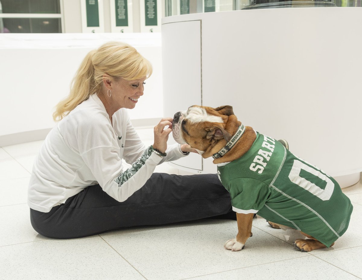 Happy #WorldDogDay from <a href="/SuzyMerchant/">Suzy Merchant</a>, Big Papa and our #SpartanDawgs family!

#SD4L
